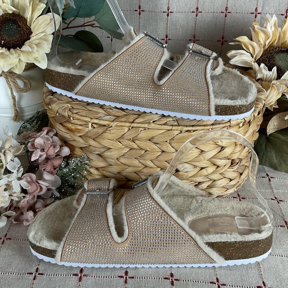 DV Dolce Vita “Bonita” Beige Fuzzy Footbed Rhinestone Slide Sandals Womens Sz 10 - Picture 2 of 5